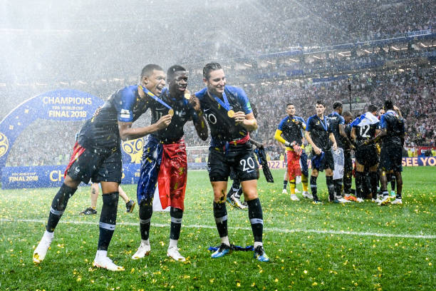 中拔得头筹 中拔得头筹