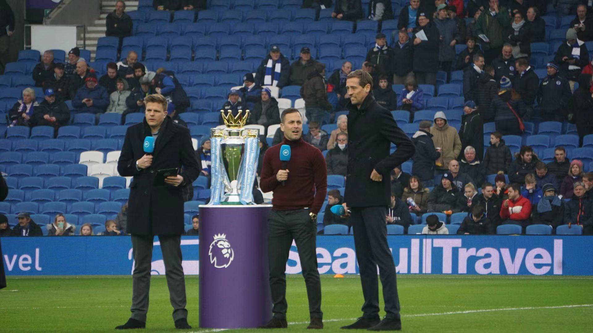 战术打法更 战术打法更